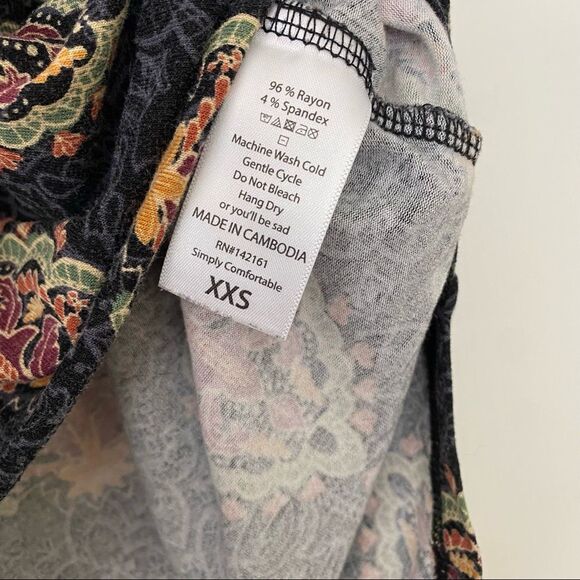 LuLaRoe Black and grey Damask Irma EUC stretchy XXS - Picture 2 of 5